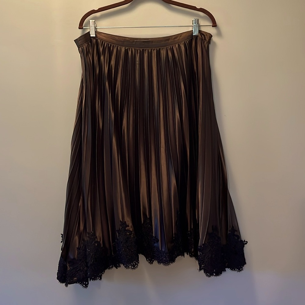 Fantastic Pleated Chocolate Satin Skirt with Black Lace Trim at Hem!  Sz XL